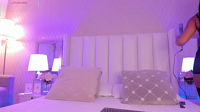 SophiaSmiiths  online show from November 2025 09:04:02 PM