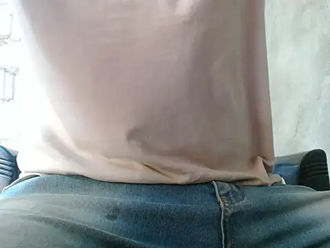 fernandez latinblackk online show from October 2025 04:50:01 PM