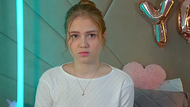 SelinSwarovski online show from February 2026 04:52:02 PM