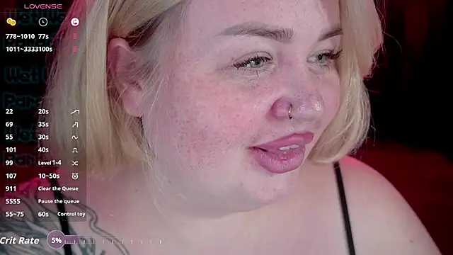 Snapshot of ZaraReignn chatting on November 2025 02:11:01 PM ZaraReignn online show from November 2025 02:11:01 PM