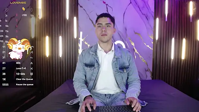 Snapshot of LiamNovak chatting on November 2025 12:15:02 PM LiamNovak online show from November 2025 12:15:02 PM