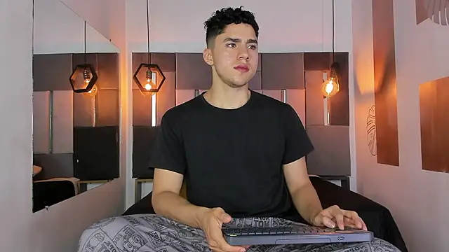 LiamNovak online show from February 2026 12:58:02 PM