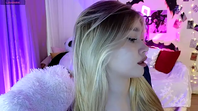 BattyMelody online show from October 2025 10:16:02 AM