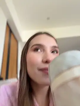 SophieRaily  online show from November 2025 08:09:01 PM