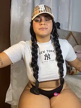 Snapshot of Violetrousse chatting on November 2025 08:29:01 PM Violetrousse online show from November 2025 08:29:01 PM