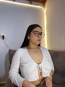 Blancanievess online show from March 2026 02:50:01 AM