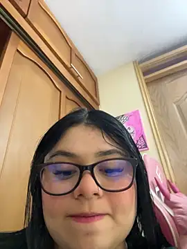 alissonfernandez  online show from November 2025 05:01:02 PM