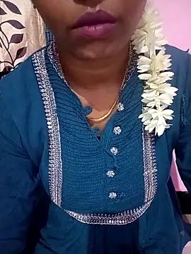 Snapshot of Villageammu18 chatting on May 2026 05:10:02 PM Villageammu18 online show from May 2026 05:10:02 PM