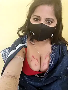 Snapshot of Simran-Kudi chatting on January 2025 07:57:01 AM Simran-Kudi online show from January 2025 07:57:01 AM