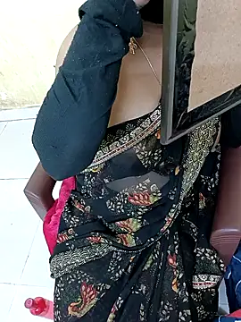 Snapshot of Simran-Kudi chatting on February 2025 02:23:02 PM Simran-Kudi online show from February 2025 02:23:02 PM