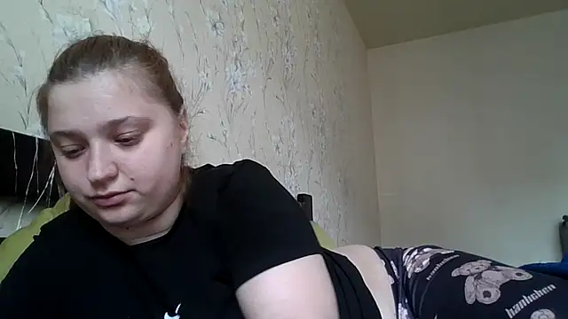 Snapshot of kila_lo chatting on April 2026 08:07:02 AM kila lo online show from April 2026 08:07:02 AM