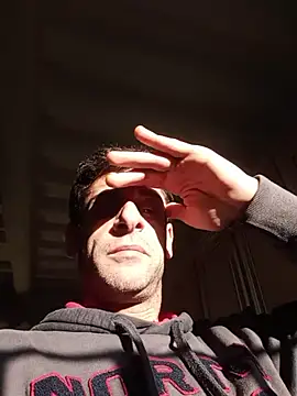 Snapshot of MrTamburine22 chatting on December 2025 02:11:01 PM MrTamburine22 online show from December 2025 02:11:01 PM