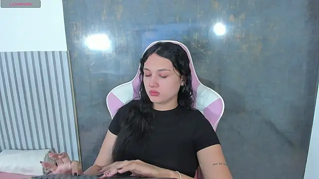 lana boomer online show from October 2025 07:36:02 PM