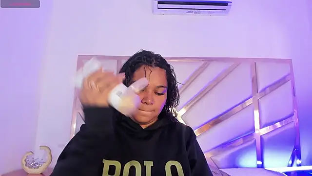 Carolina Evanss online show from September 2025 11:44:02 AM