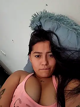 Snapshot of Val_clarck chatting on December 2024 02:44:01 PM Val clarck online show from December 2024 02:44:01 PM