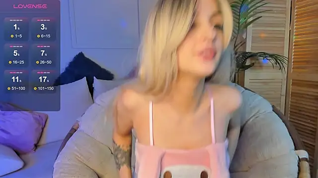 Snapshot of Katty_Lights chatting on December 2024 06:02:02 AM Katty Lights online show from December 2024 06:02:02 AM