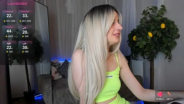 Snapshot of Katty_Lights chatting on February 2025 04:31:01 PM Katty Lights online show from February 2025 04:31:01 PM