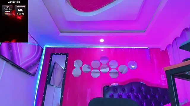 TiffanyMackensyy online show from July 2026 11:29:01 PM