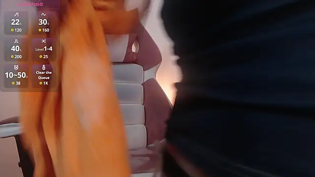 Snapshot of NAOMI_WINDSOR chatting on January 2025 07:29:01 PM NAOMI WINDSOR online show from January 2025 07:29:01 PM