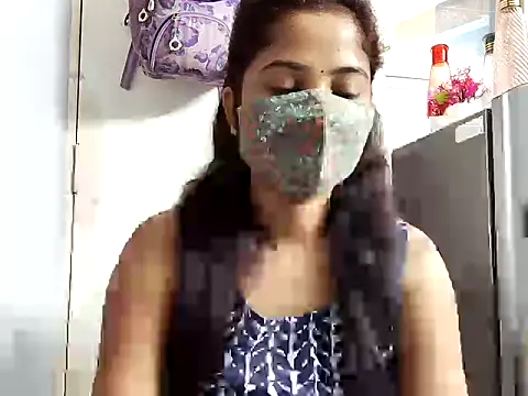 samosa73 online show from October 2025 07:36:02 PM
