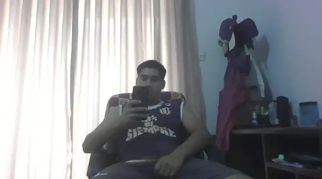 Snapshot of estudiante69 chatting on February 2025 05:05:02 PM estudiante69 online show from February 2025 05:05:02 PM
