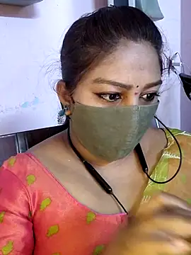 RomeoJuliet345 online show from April 2026 05:39:02 PM