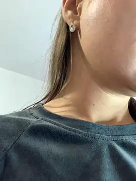 MiraMiss online show from December 2025 08:09:01 AM