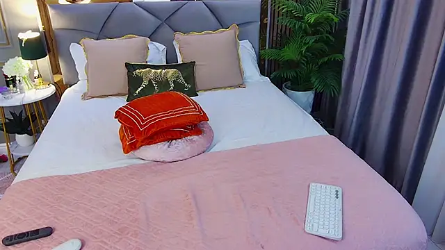 AvaCristal online show from February 2026 09:31:01 PM