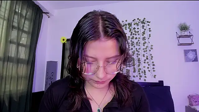 Noellesable online show from January 2025 05:45:02 PM