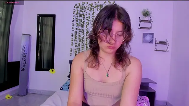 Noellesable online show from February 2025 06:12:01 PM