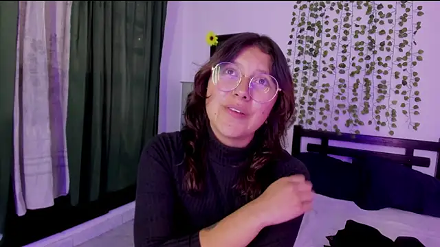 Noellesable online show from February 2025 09:27:02 PM