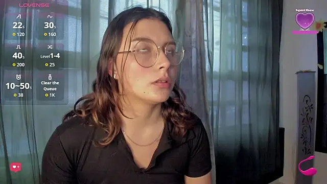 Noellesable online show from October 2025 07:03:02 PM