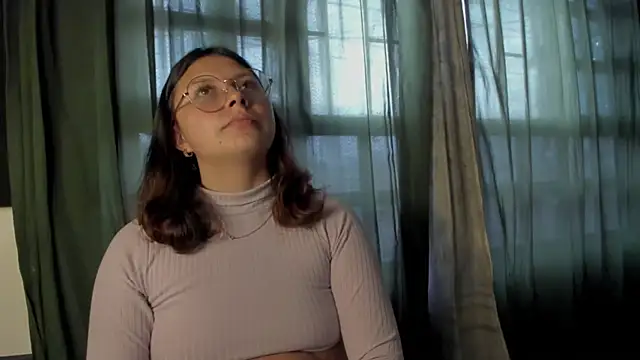 Noellesable online show from November 2025 05:15:02 PM