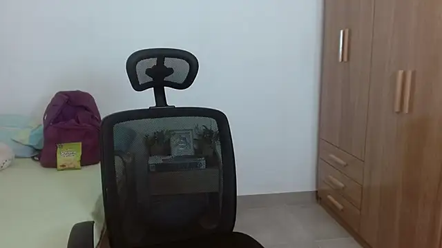 diamondGirl online show from March 2025 04:20:02 AM