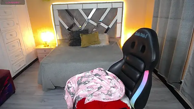 Snapshot of Kate_Laurence_ chatting on February 2025 03:41:02 AM Kate Laurence online show from February 2025 03:41:02 AM