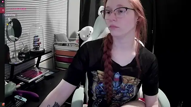 LilyFoxxx online show from February 2025 04:25:01 AM