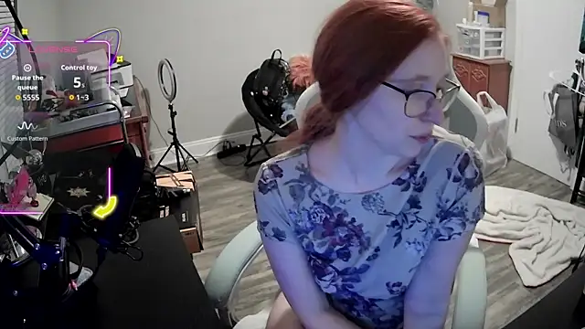 LilyFoxxx online show from September 2025 03:17:01 AM