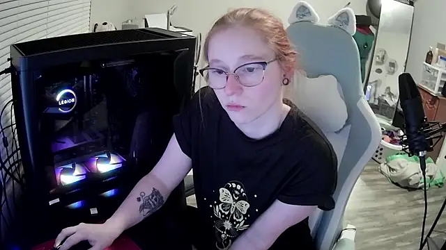 LilyFoxxx online show from October 2025 03:17:02 AM