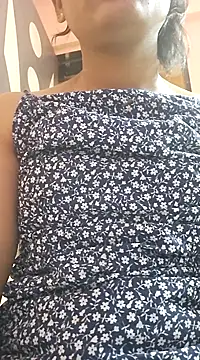 Snapshot of Aaliyalove1 chatting on February 2025 10:13:01 PM Aaliyalove1 online show from February 2025 10:13:01 PM