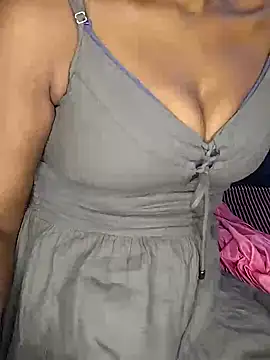 Snapshot of Aaliyalove1 chatting on February 2025 09:25:02 PM Aaliyalove1 online show from February 2025 09:25:02 PM