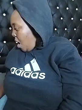 Snapshot of CHERRYYUMMY chatting on November 2025 11:37:02 PM CHERRYYUMMY online show from November 2025 11:37:02 PM