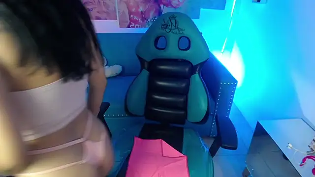 Sofi hot 4m online show from December 2025 03:42:01 PM