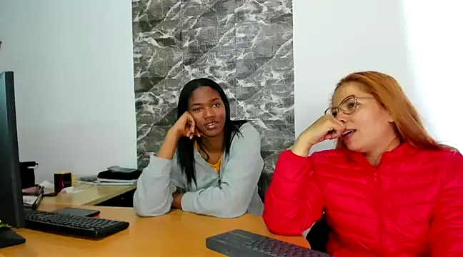 Snapshot of MISSANDRE4 chatting on January 2025 05:23:01 PM MISSANDRE4 online show from January 2025 05:23:01 PM