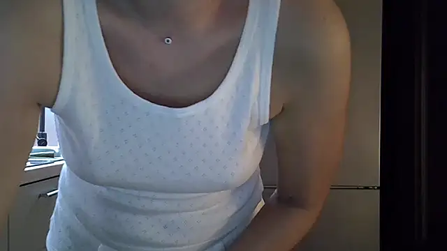 Snapshot of Lucky_Anna chatting on September 2025 09:15:01 PM Lucky Anna online show from September 2025 09:15:01 PM