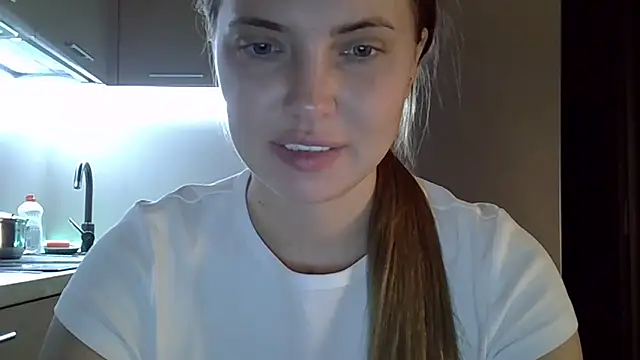 Snapshot of Lucky_Anna chatting on October 2025 06:24:01 PM Lucky Anna online show from October 2025 06:24:01 PM