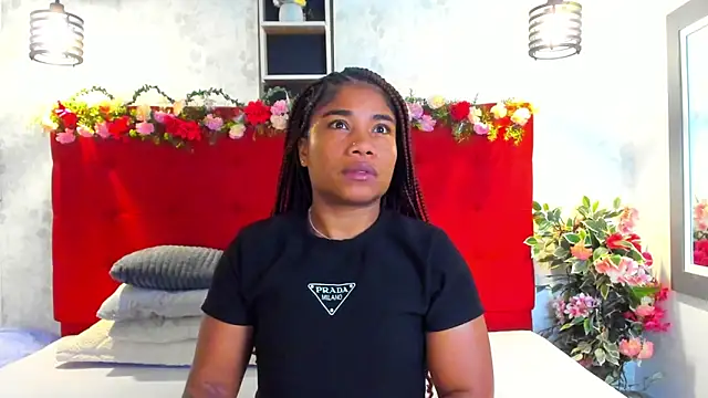 Snapshot of SilvannaFit chatting on April 2026 09:07:01 AM SilvannaFit online show from April 2026 09:07:01 AM