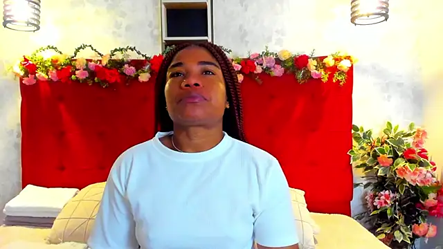 Snapshot of SilvannaFit chatting on May 2026 10:10:01 AM SilvannaFit online show from May 2026 10:10:01 AM