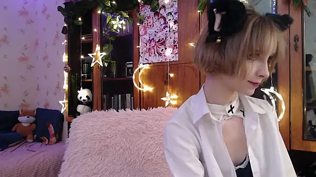 Snapshot of cloudgirrl chatting on February 2025 09:58:02 PM cloudgirrl online show from February 2025 09:58:02 PM