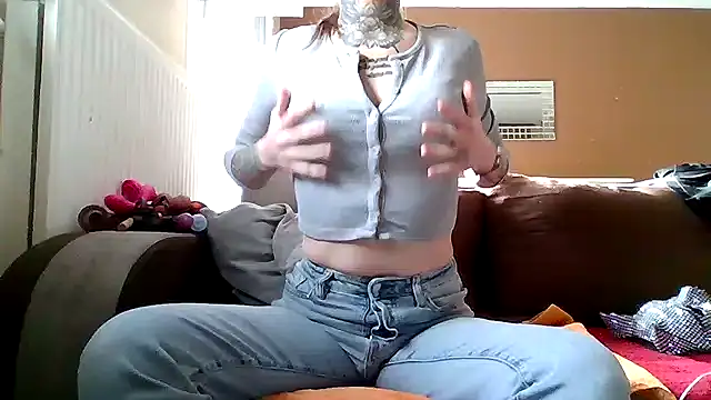 liloucamchaudee online show from March 2026 08:44:02 AM