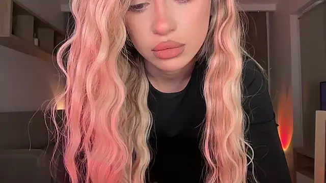 Snapshot of Julia_RL chatting on October 2025 09:04:02 PM Julia RL online show from October 2025 09:04:02 PM